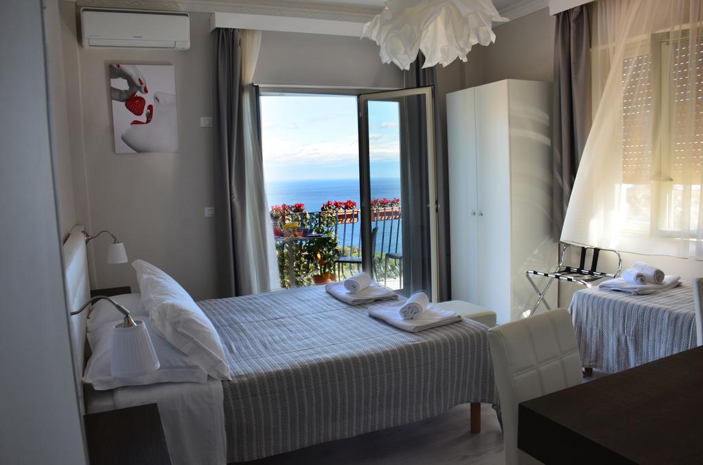Athena Charming Rooms Taormina Eksteriør billede