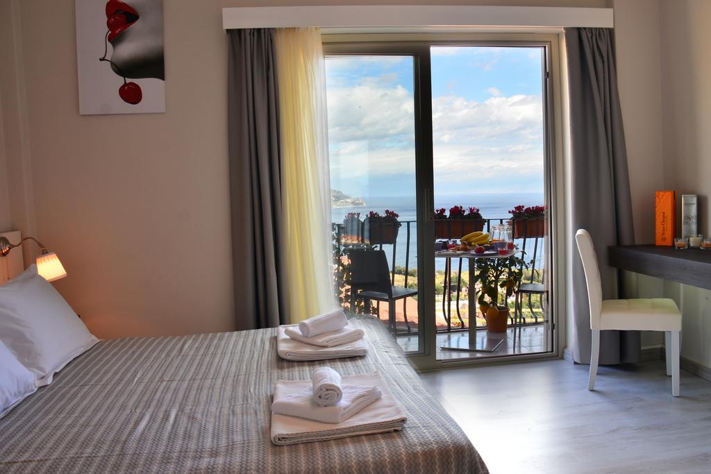 Athena Charming Rooms Taormina Eksteriør billede